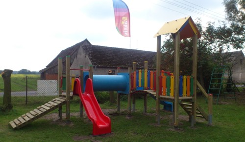 Budowa placu zabaw w miejscowości Pleszówka